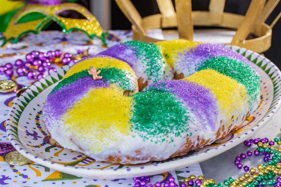 Raspberry Cream Cheese King Cake Common Bond Cafe Bistros, Bakeries