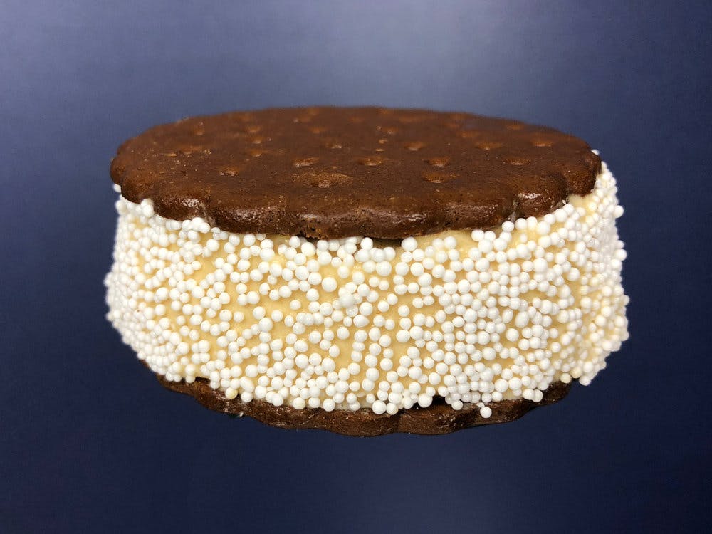 a close up of a chocolate sandwich