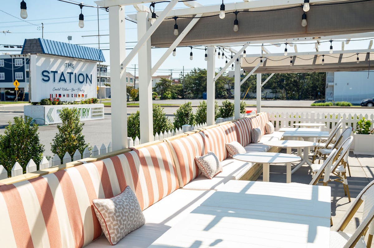 an outdoor eating area