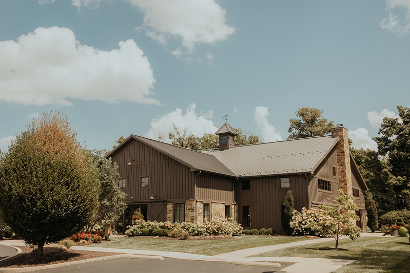 Bay Horse Inn grounds and lawn