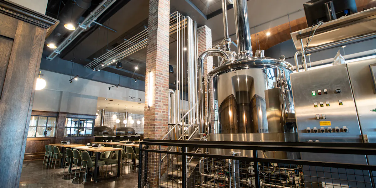 Crust Brewing Brewery | Crust Pizza Bar in Rosemont, IL