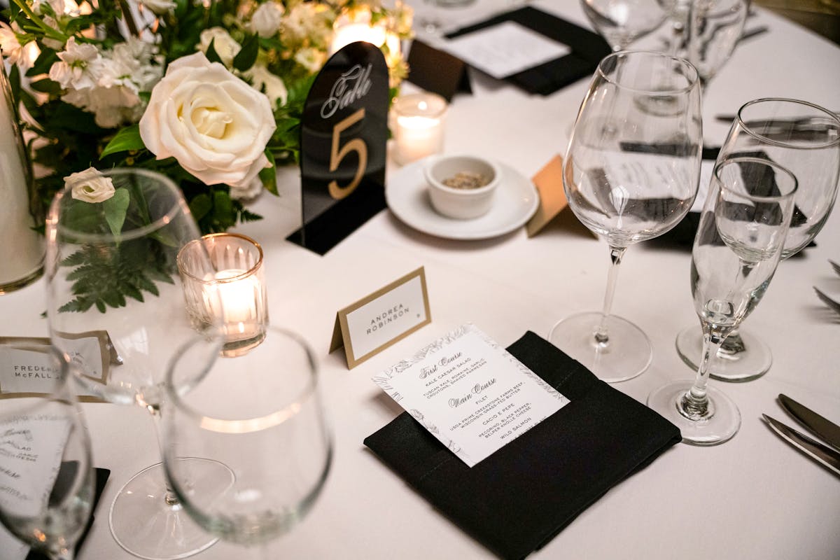 A classic Chicago timeless wedding venue dinner tablescape