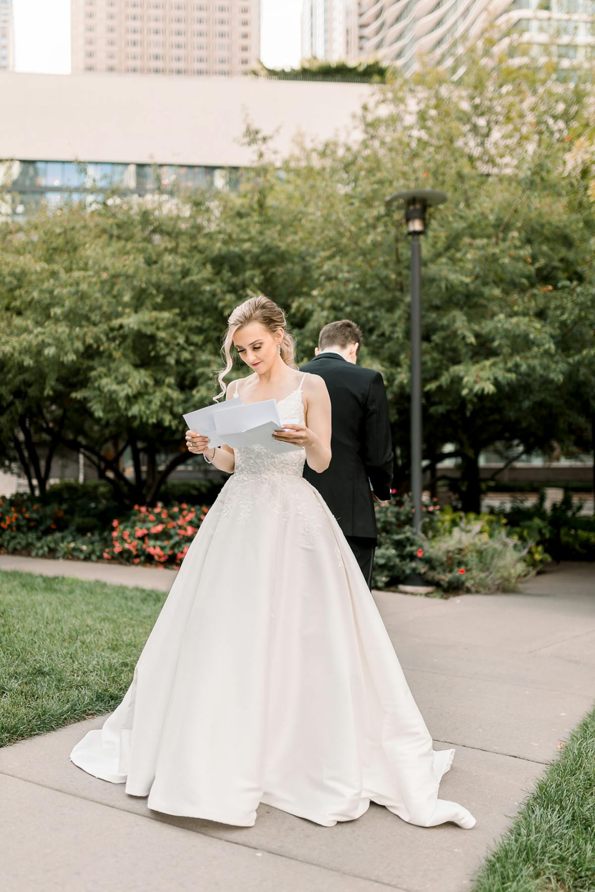 Bride reading vows at Art Institute of Chicago