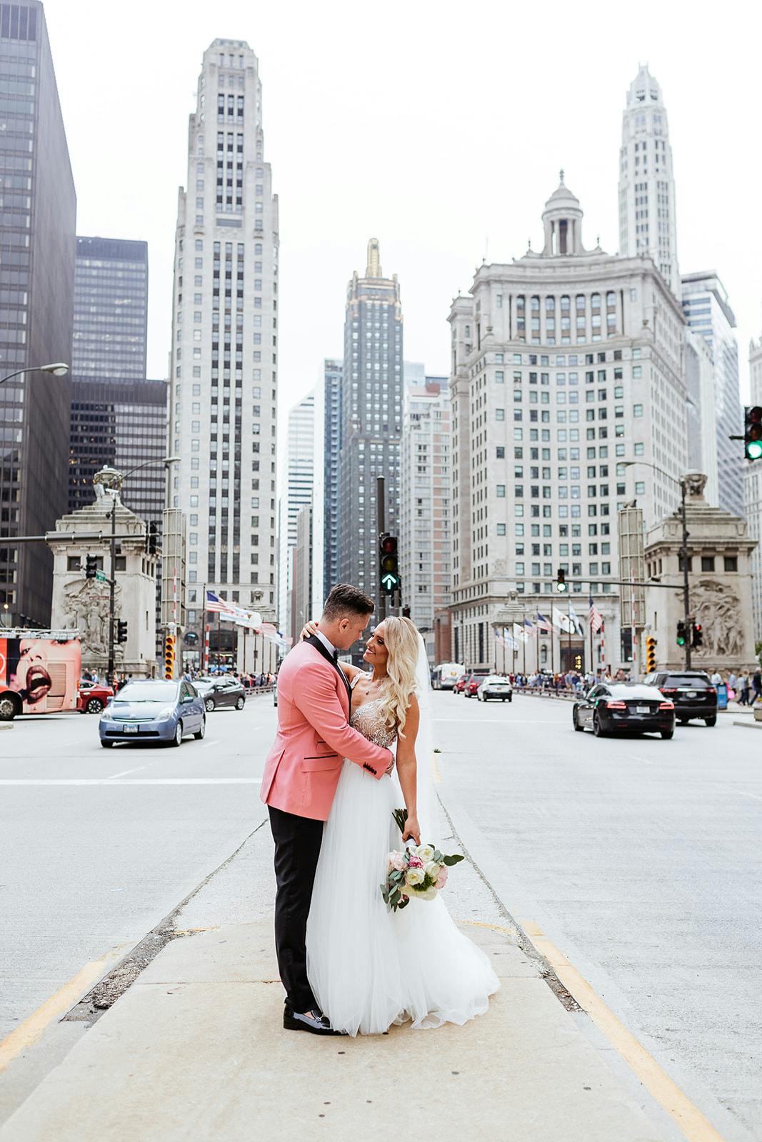 Wedding photo of a bride and groom in downtown Chicago