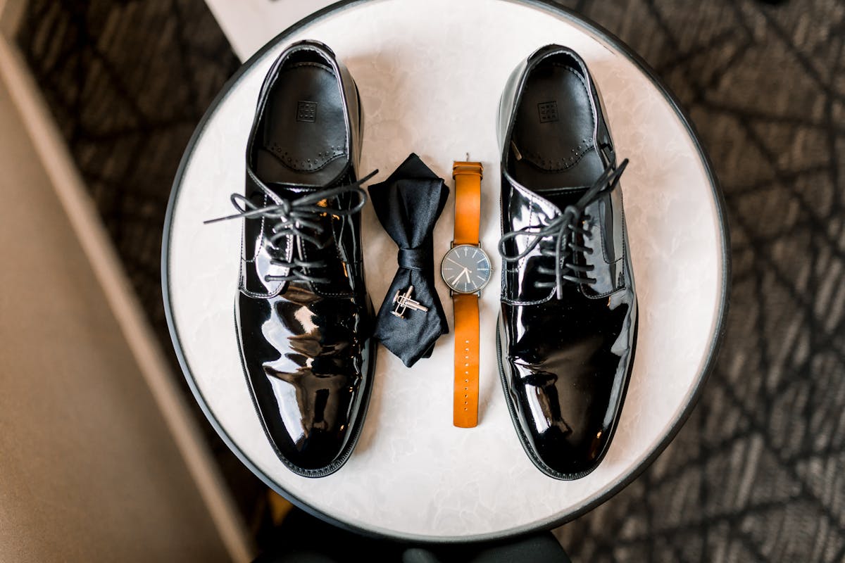 groom's wedding shoe details