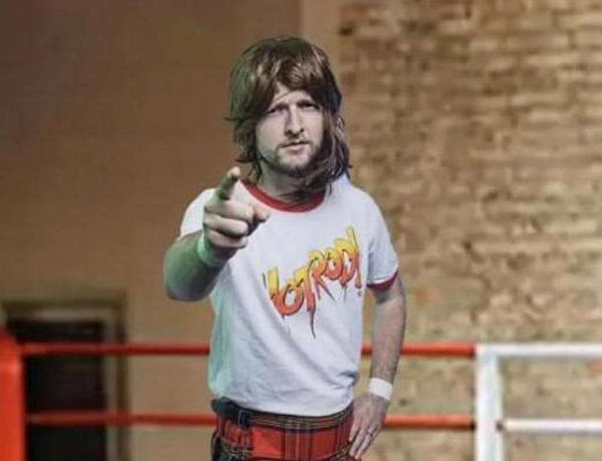 a person in a wig pointing