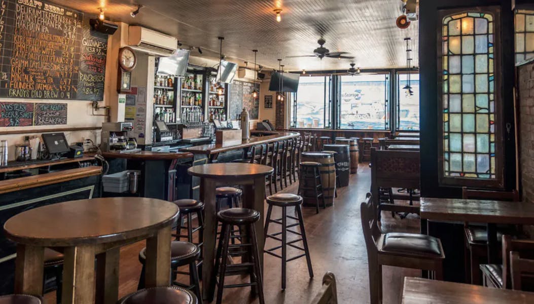 The best San Francisco 49ers bar in Brooklyn! The Kent Ale House