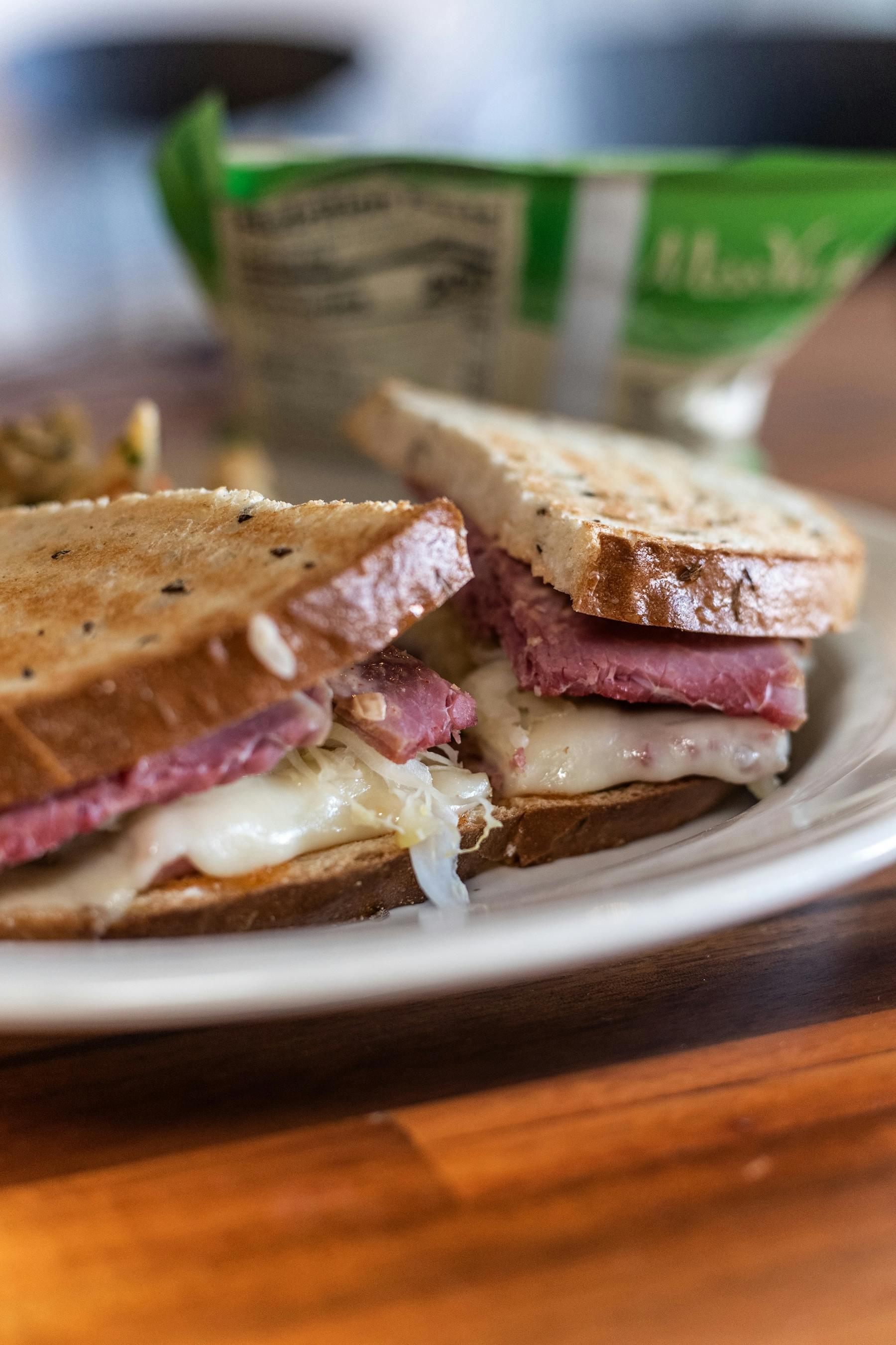 close up roast beef sandwich