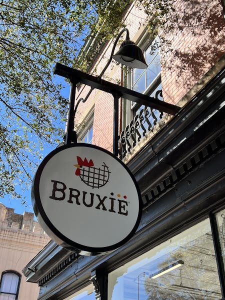 BRUXIE IS BRINGING ITS UNIQUE WAFFLE SANDWICHES, CHICKEN TENDERS & COOL