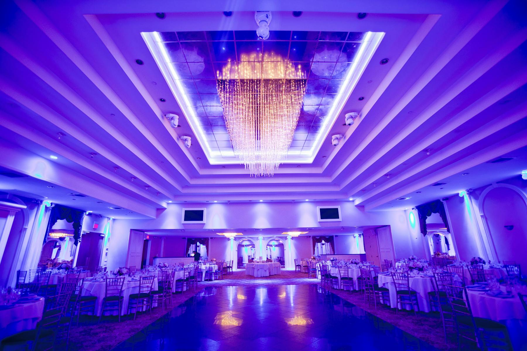 a large room filled with wedding decorations