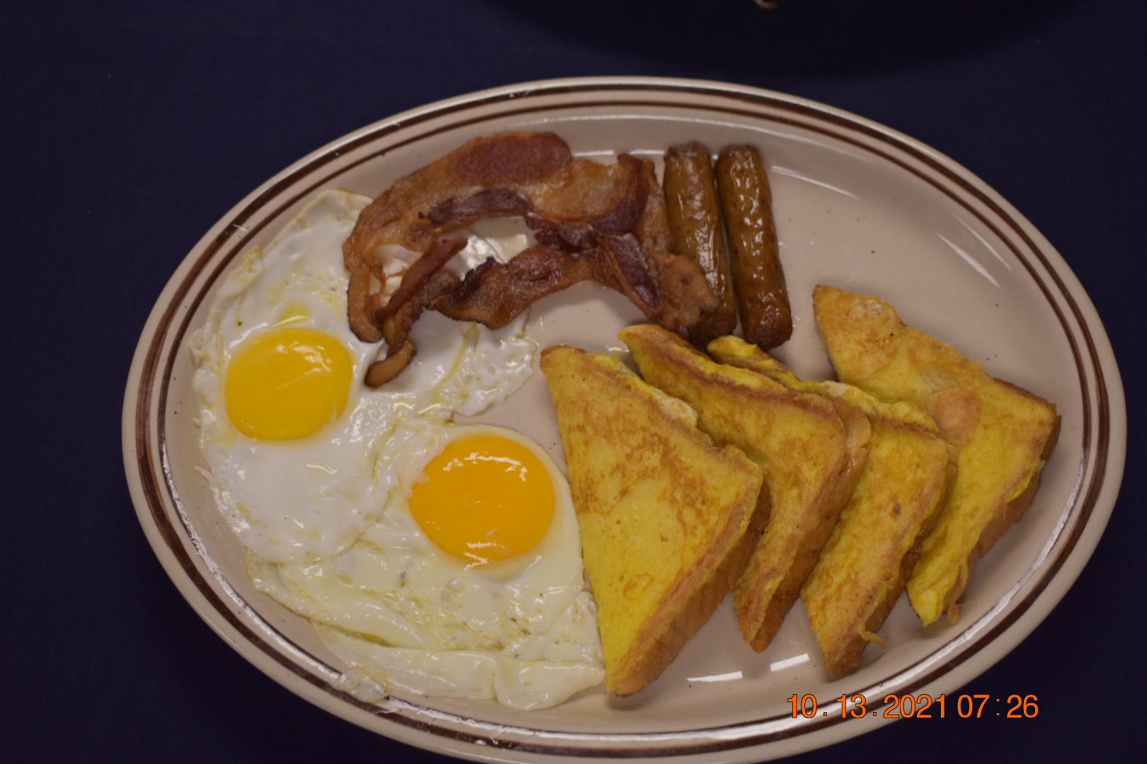 a plate of breakfast food