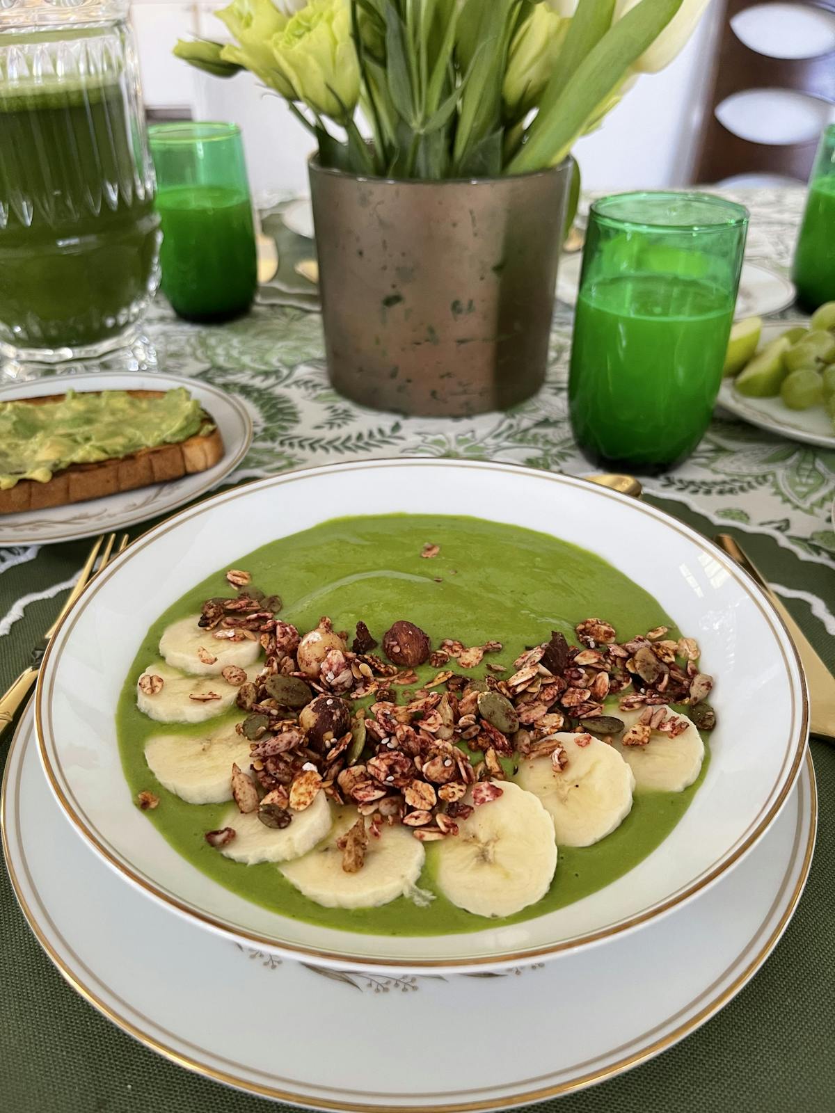 Green smoothie bowl