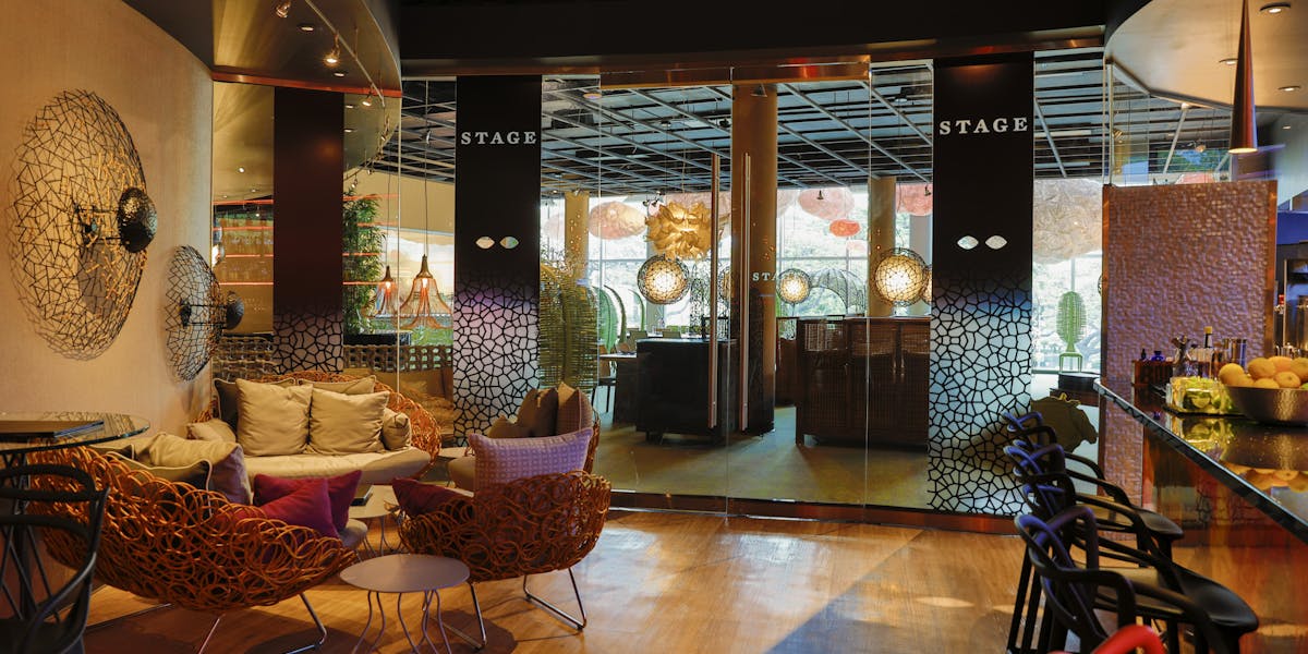 画像はWEBサイトのOGPタグから引用しています Stage Restaurant / Amuse Wine Bar | New American Restaurant & Bar in Honolulu, HI