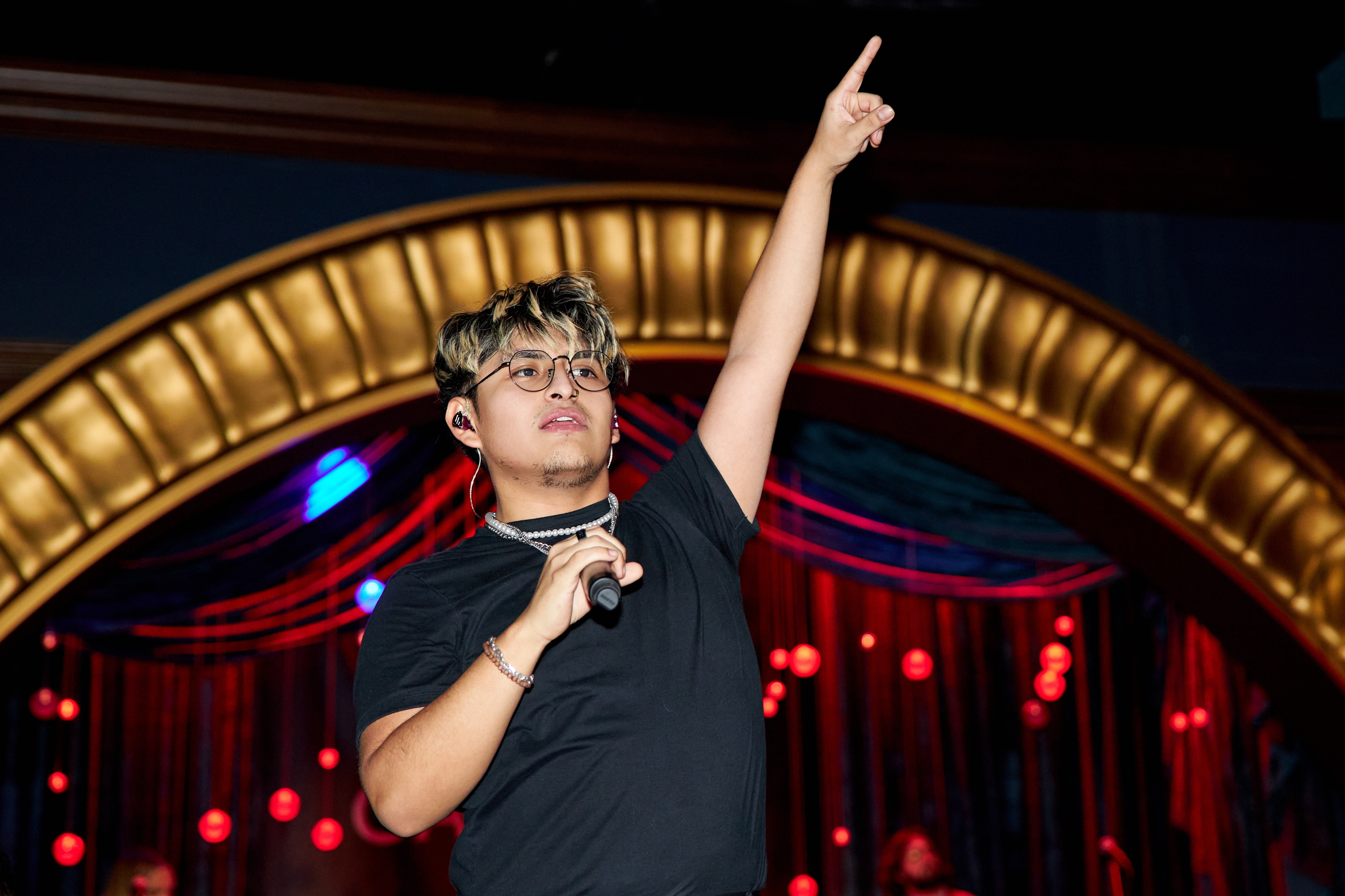 singing at Las Vegas live music venue Caspians 