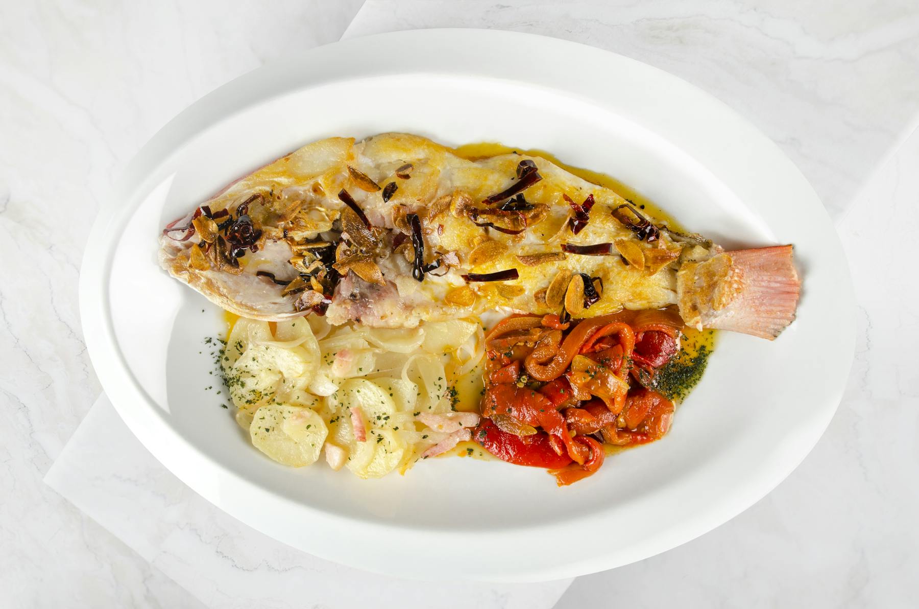 un plato de comida