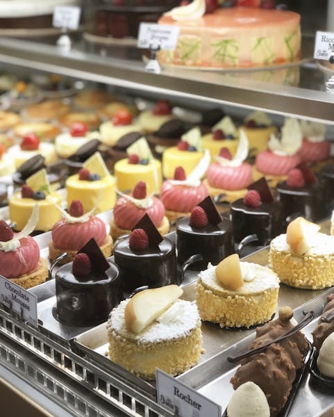 Dessert Table | Bruno’s Bakery & Restaurant | Italian Restaurant in NY & NY