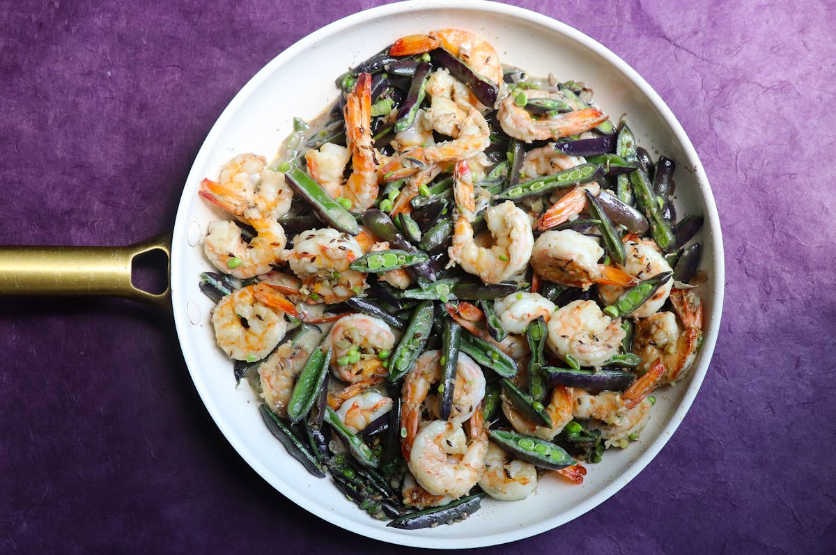 a bowl of food on a plate