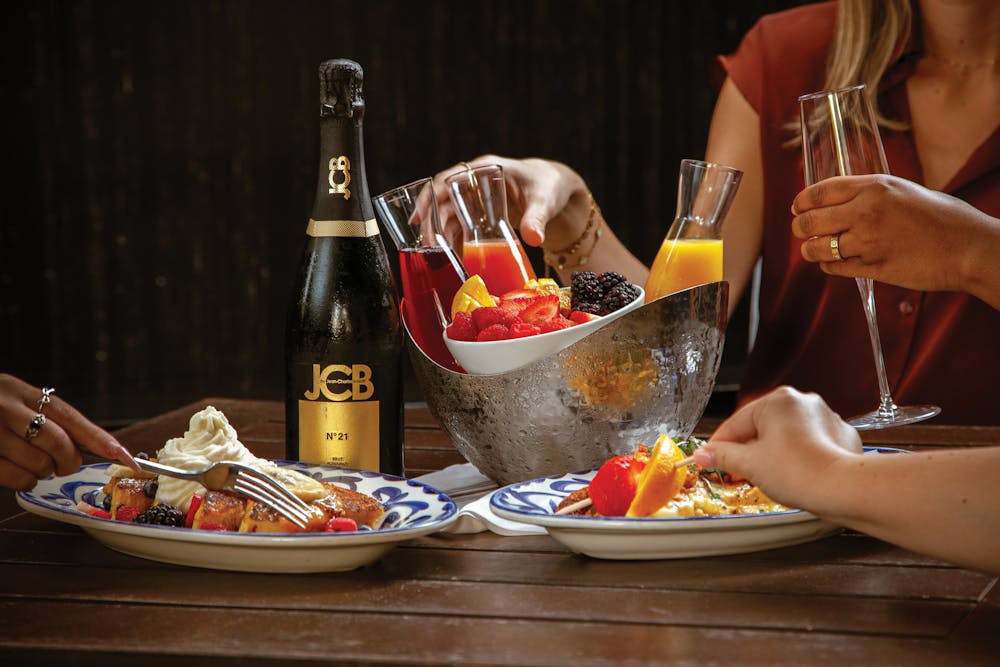 Willie G's Brunch Bottle Service