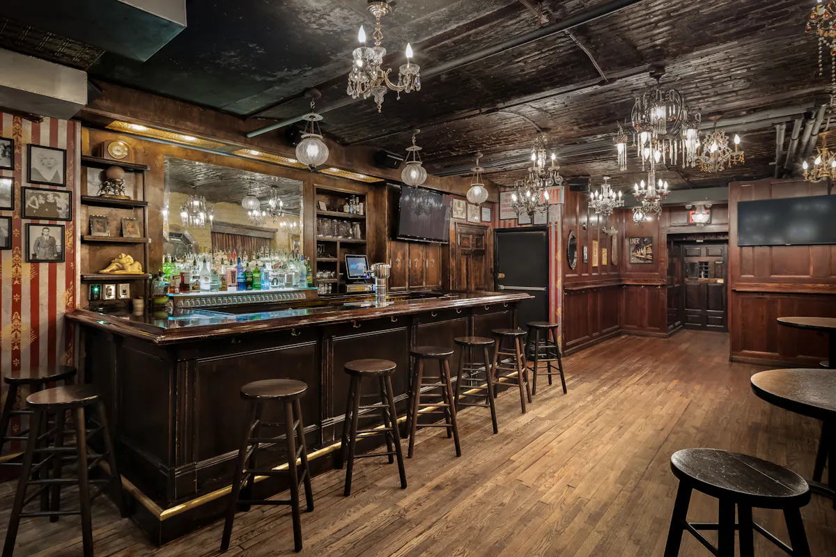 a room filled with furniture and a table in a restaurant