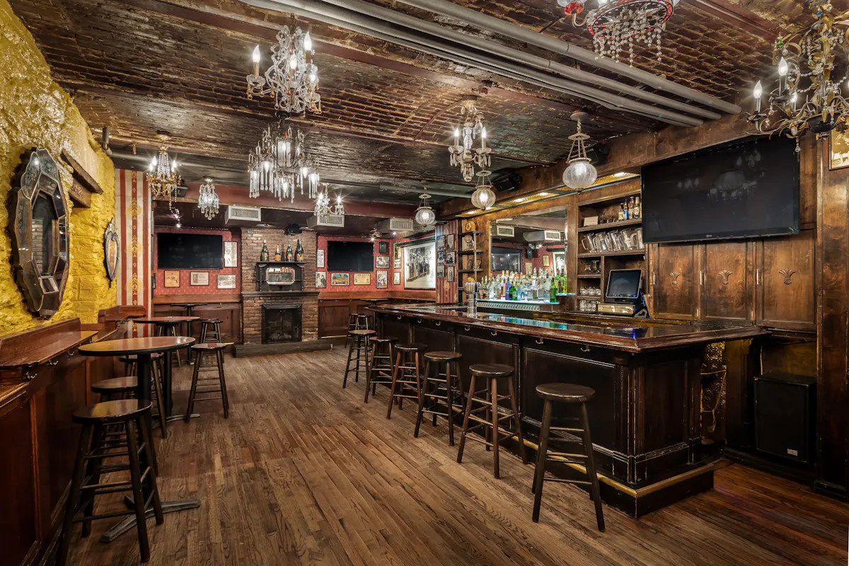 a room filled with furniture and a table in a restaurant