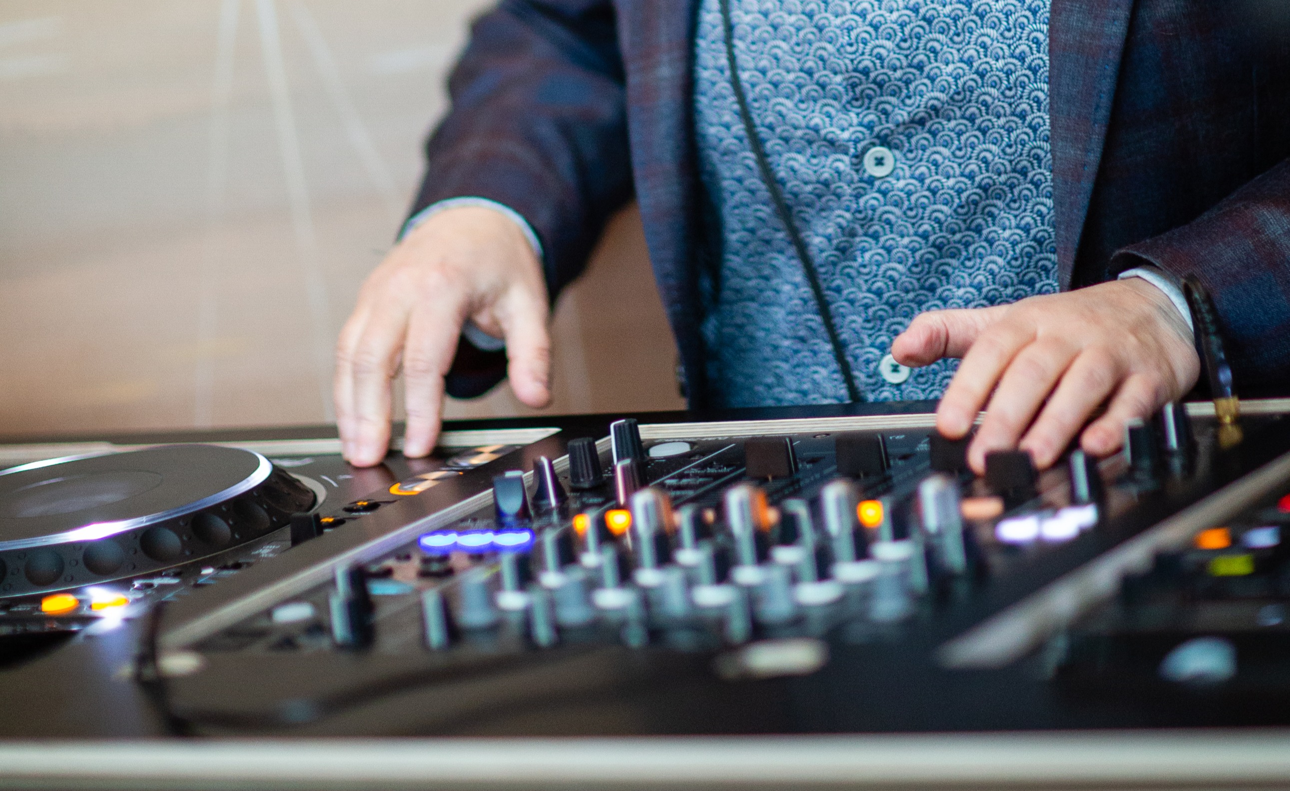 Music | Z BAR