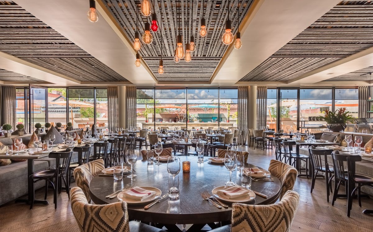 a restaurant's dining room