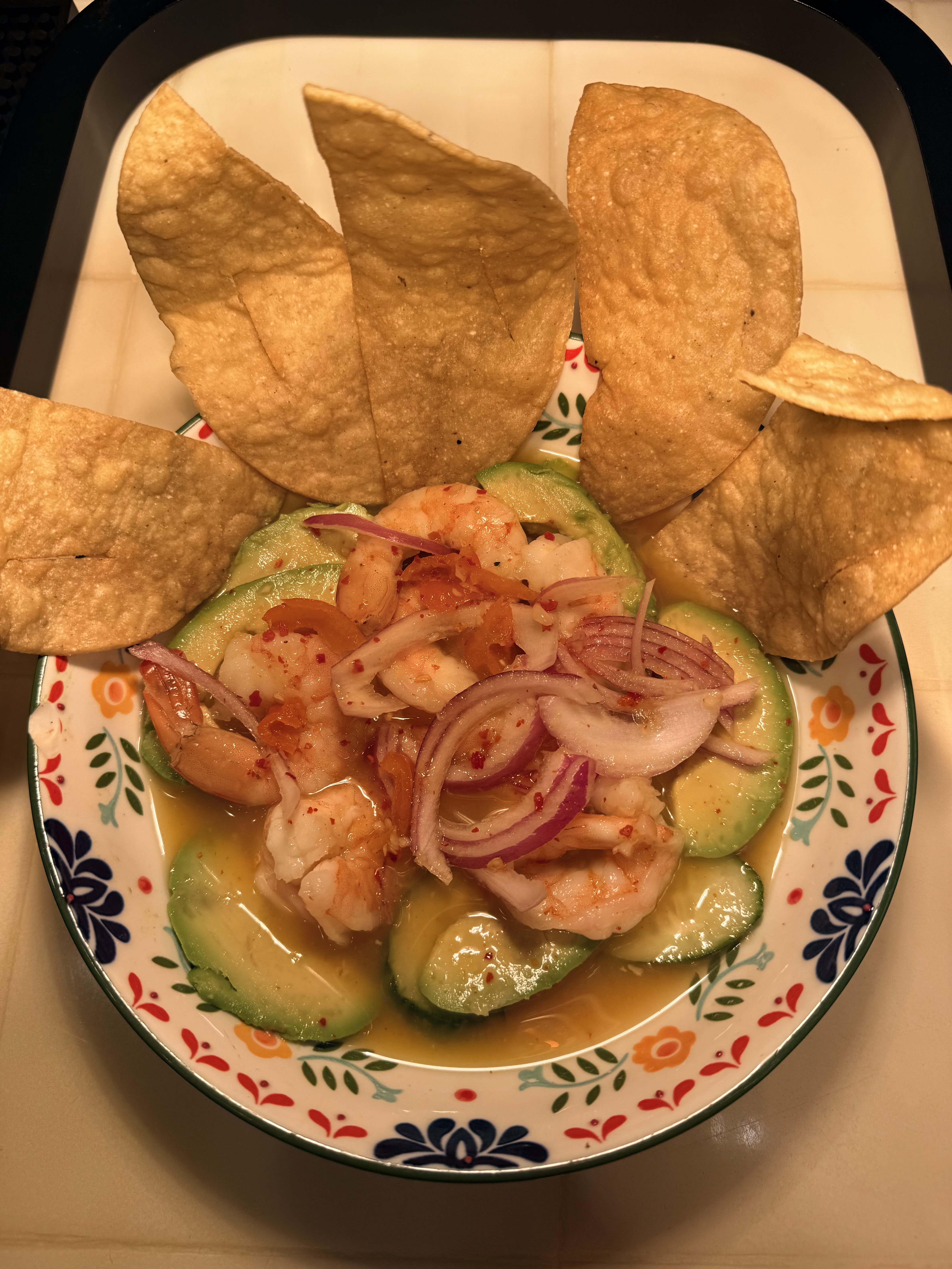 a plate of food with chips