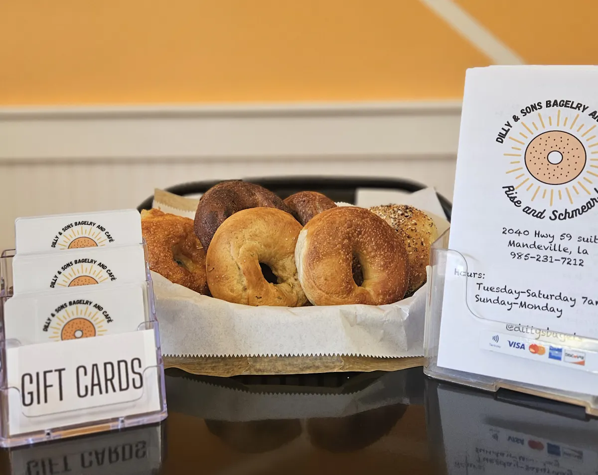 bagels, gift cards, to gomenus