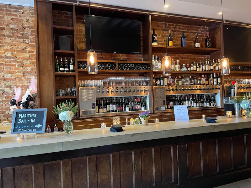 Bar photo 2