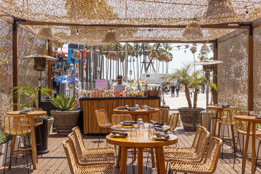 Venice Art Crawl Belles Beach House Hawaiian Restaurant in Venice, CA