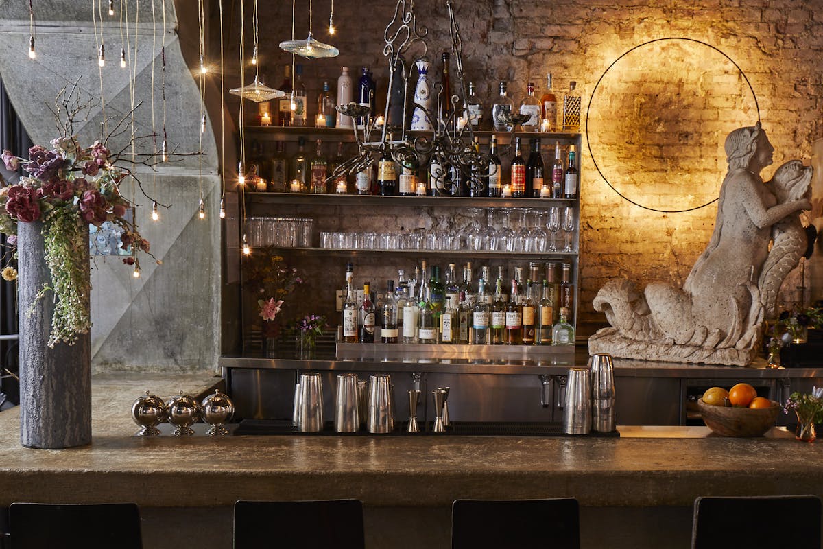 bar