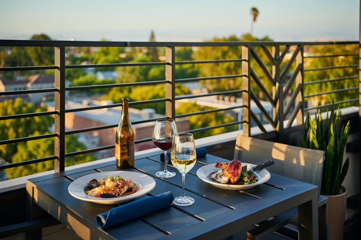 Elderwood - Bar in Visalia