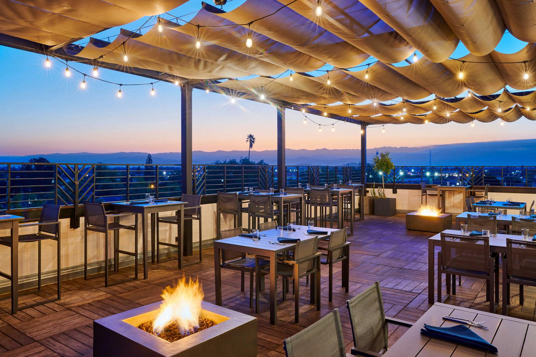 Gallery Elderwood Restaurant Cocktail Lounge In Visalia CA gallery-elderwood-restaurant-cocktail-lounge-in-visalia-ca