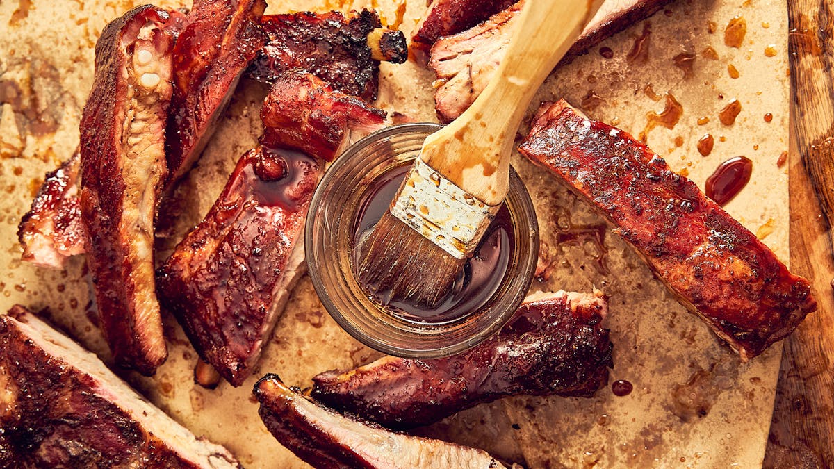 ribs with sauce
