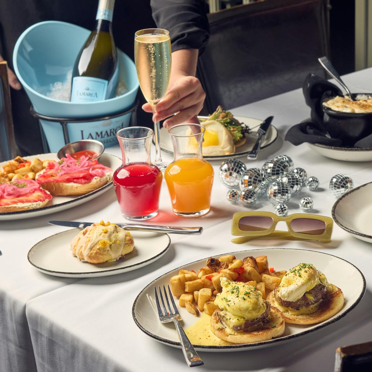 brunch food & drinks at Harry & Izzy's Northside