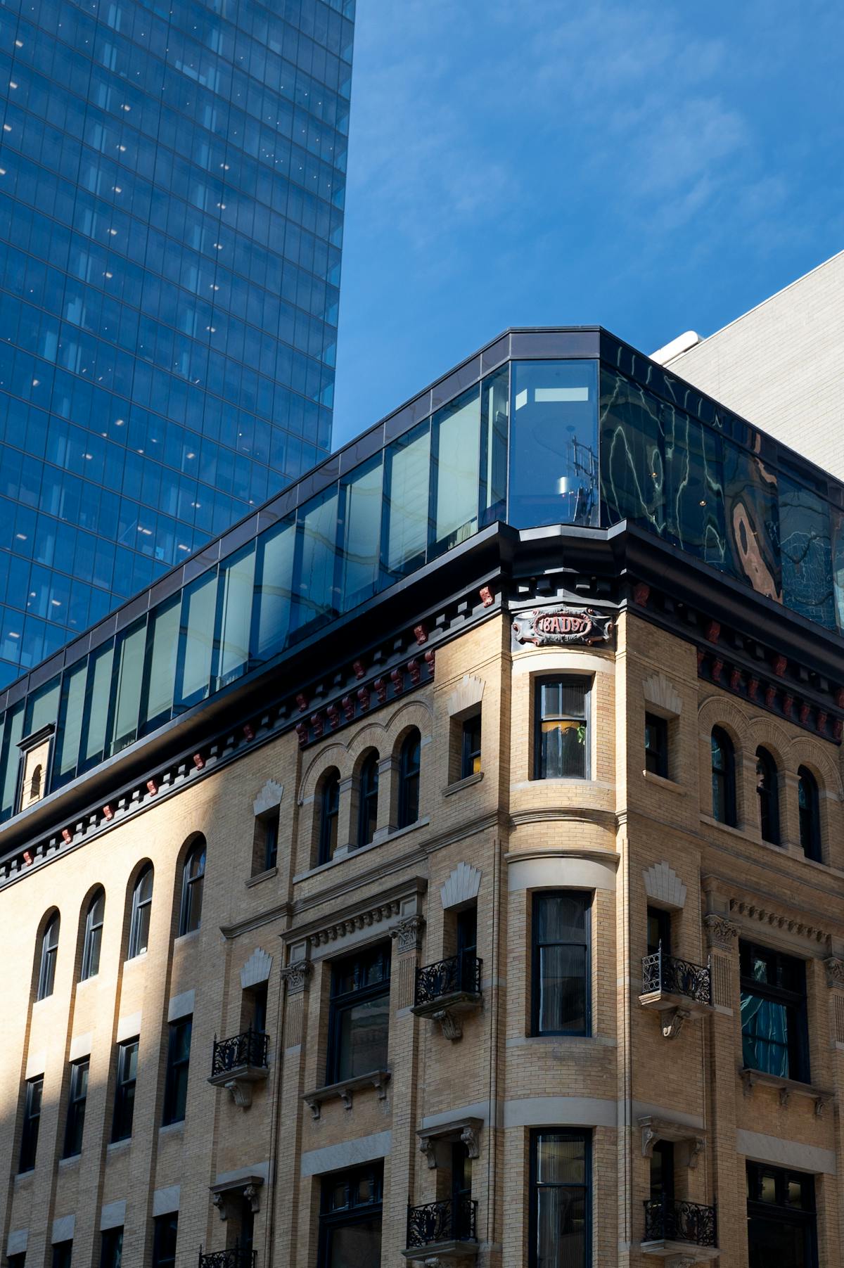 a large building
