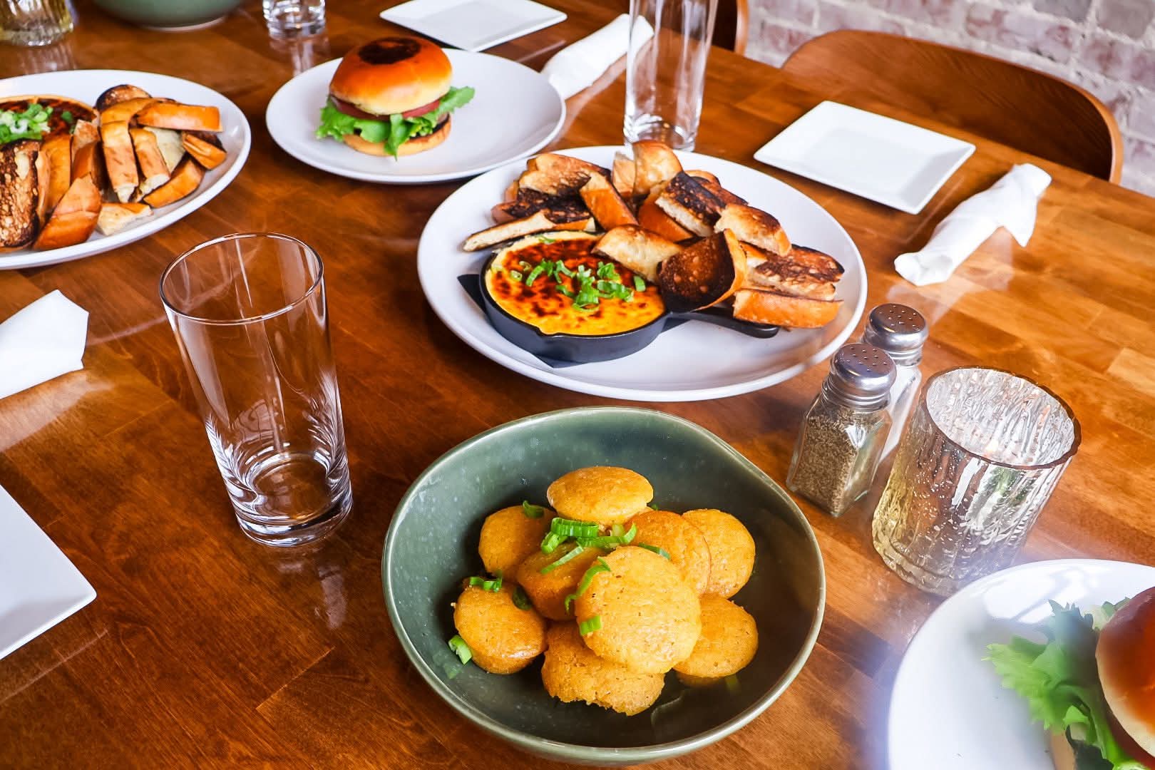 Menus | The Hunt & The Harvest in Williamsburg, KY