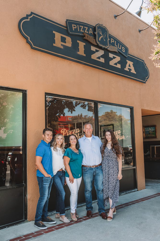 About Gold Dust Pizza in Oakdale, CA