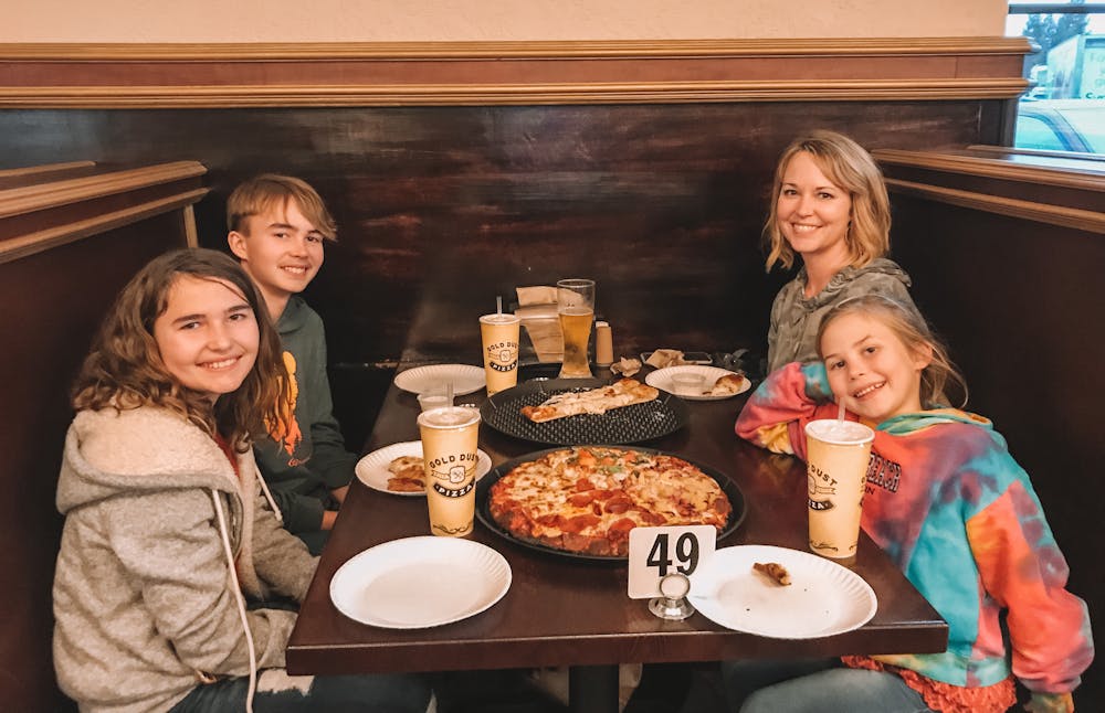 Reservations Gold Dust Pizza in Oakdale, CA