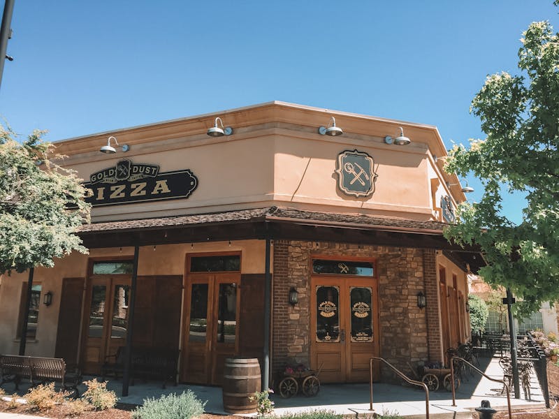 About Gold Dust Pizza in Oakdale, CA