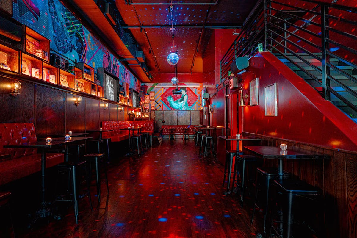 wide view of lounge