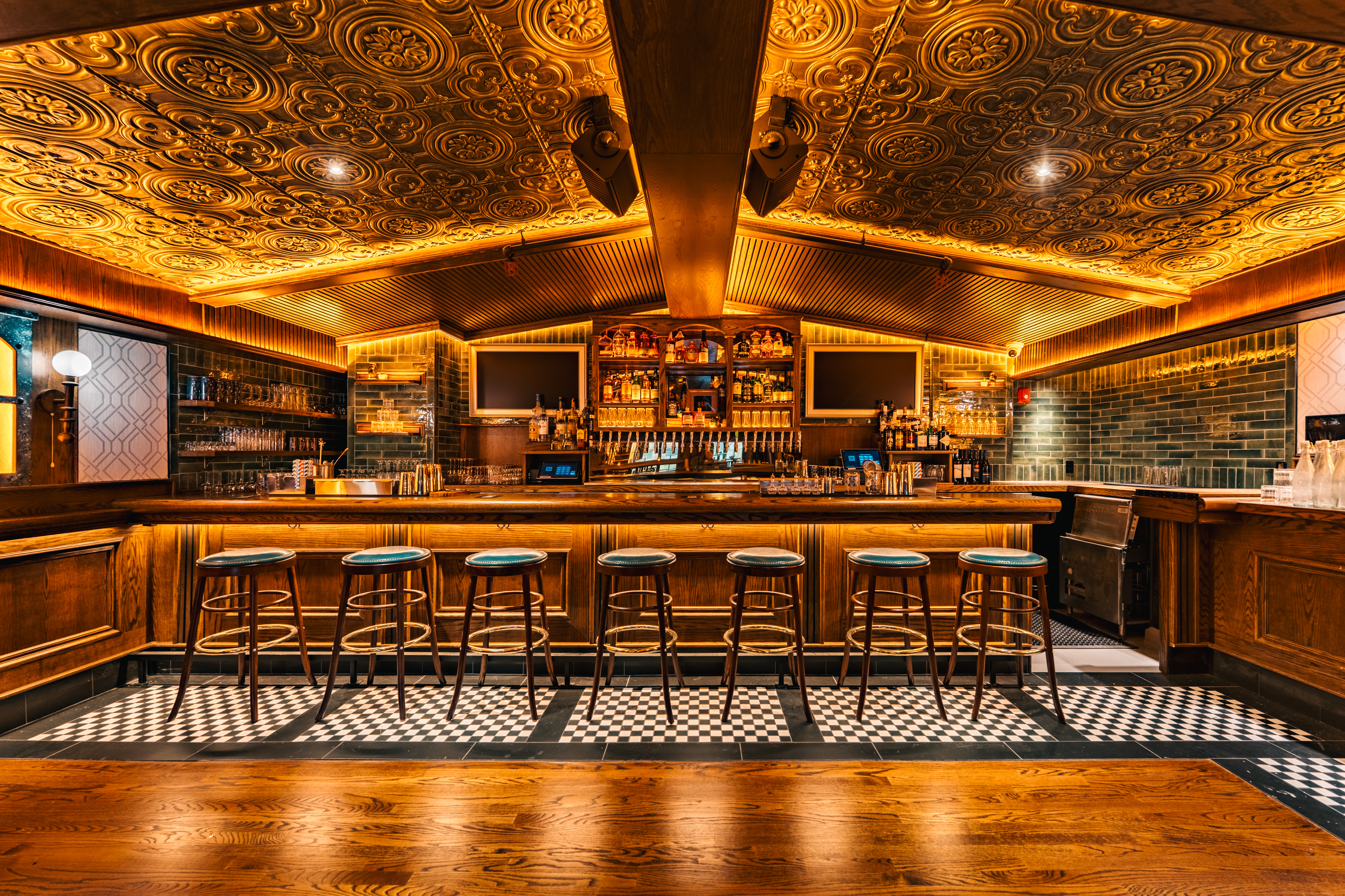 Bar photo 2