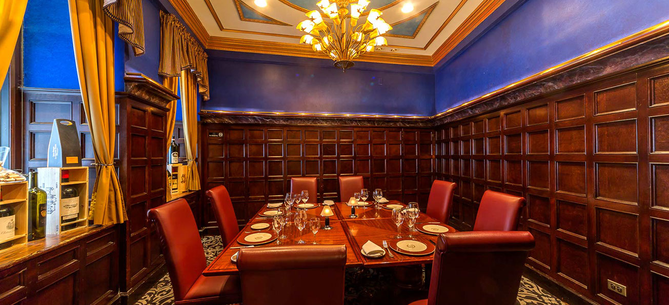 Delmonico's private dining room for Wall Street business events