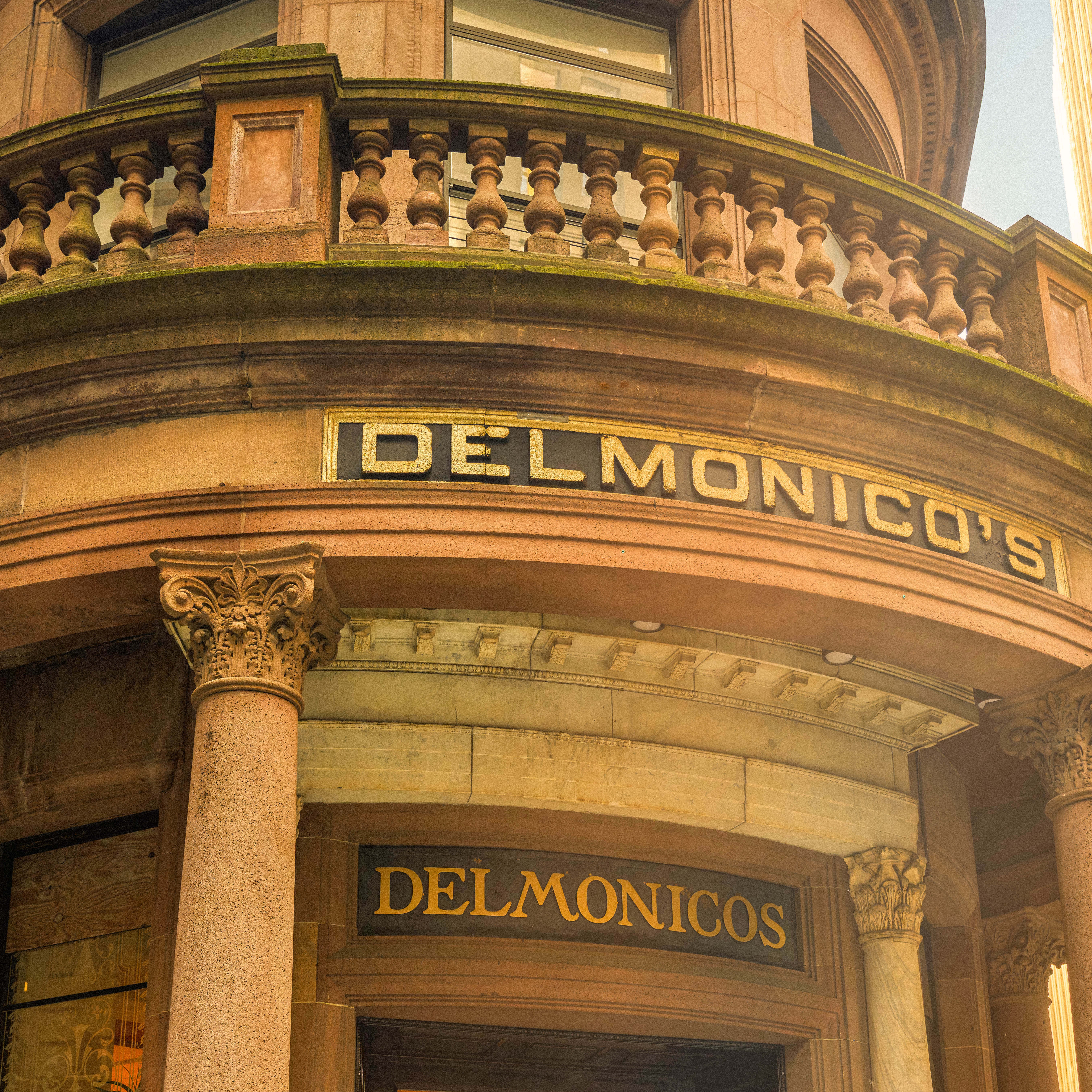 Delmonico's elegant dining room near Wall Street, NYC