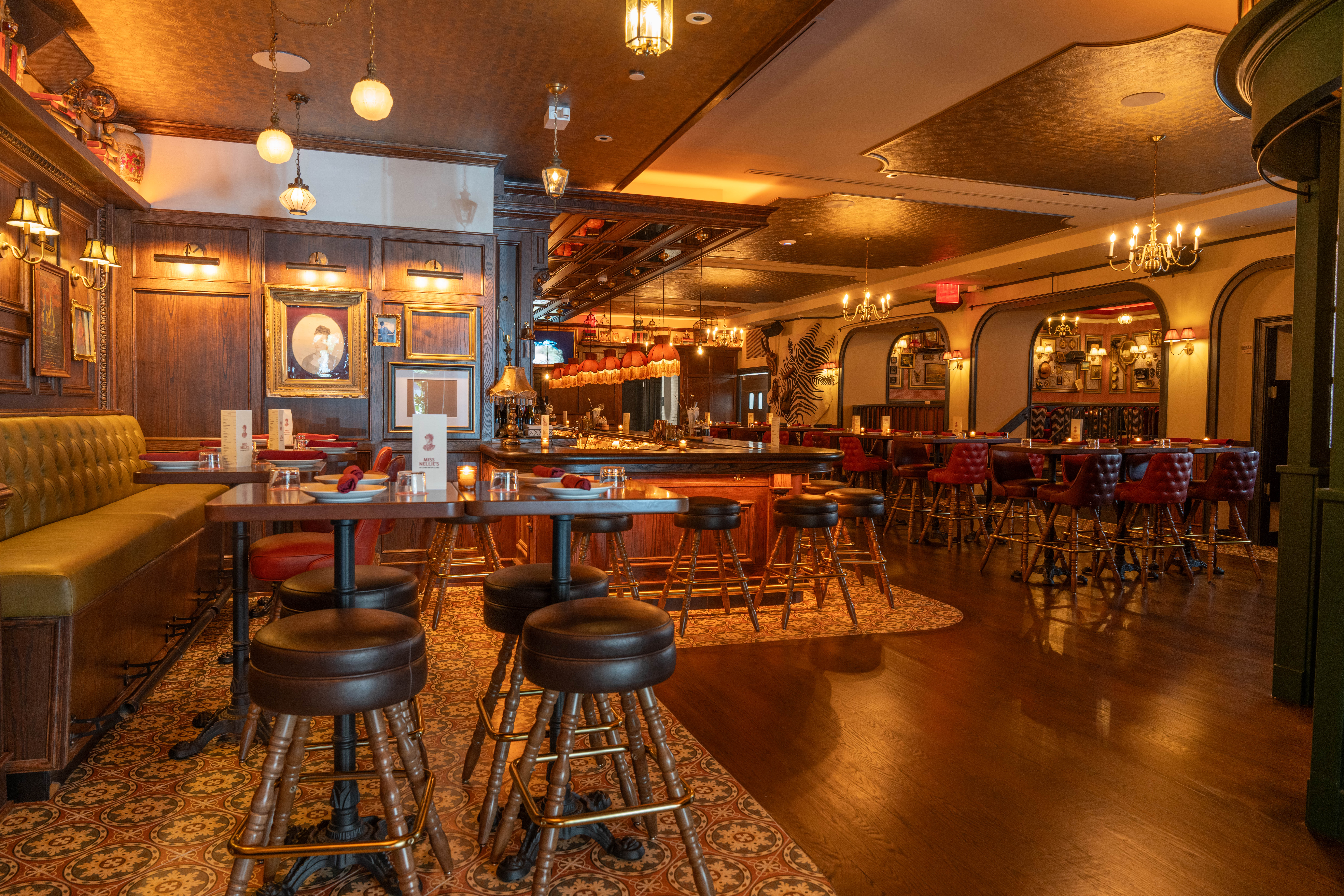 a room filled with furniture and a table in a restaurant