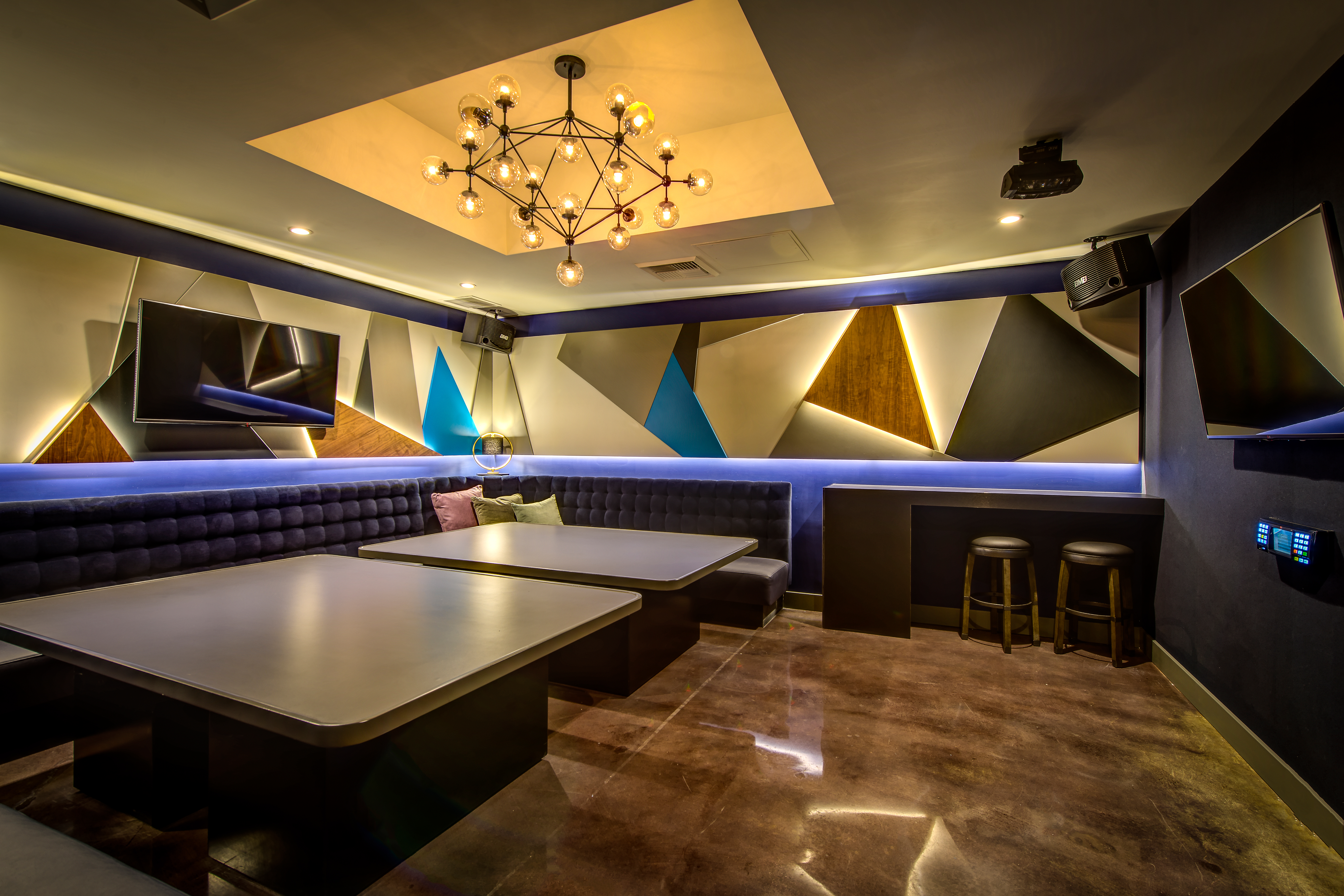 Bar photo 2