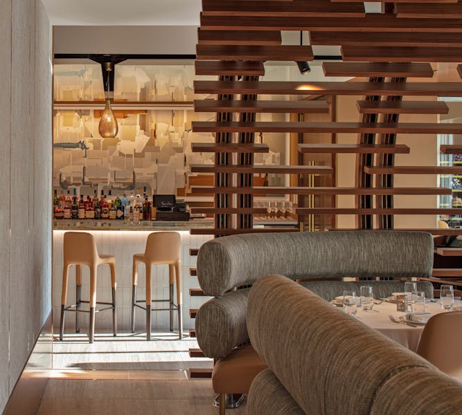 About Hunter Restaurant in East Norwich, Long Island