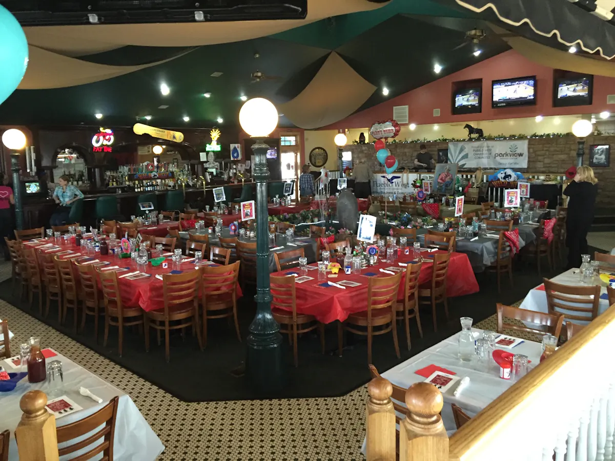 Do Drop Inn west dinning room