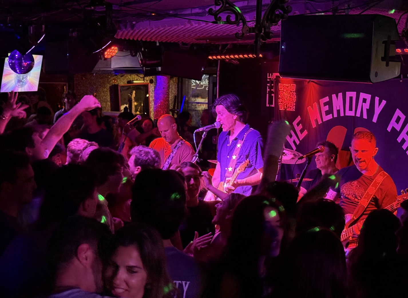 Live music 7 nights a week on Bleecker street