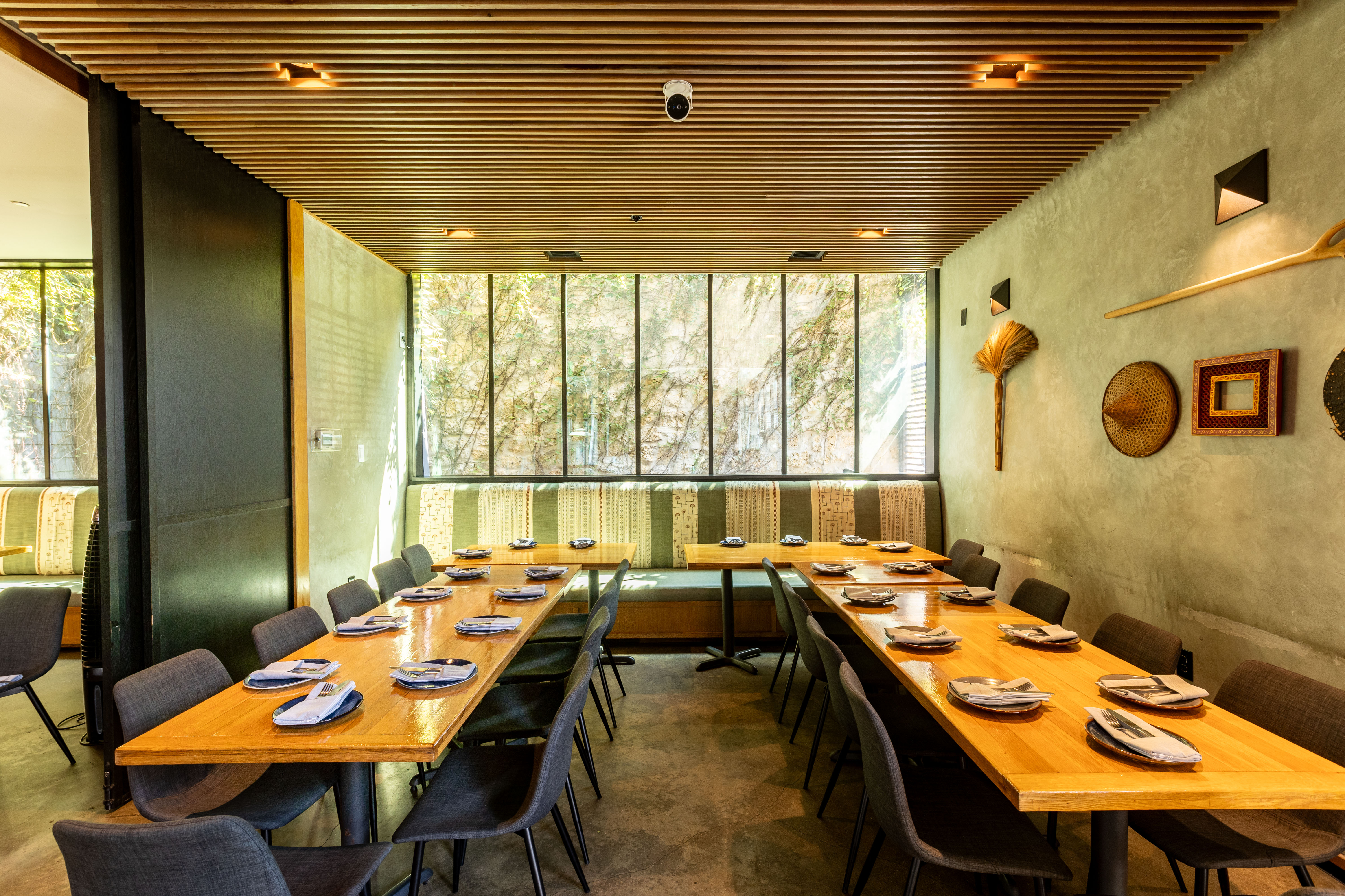 Group business dinner with projector private dining